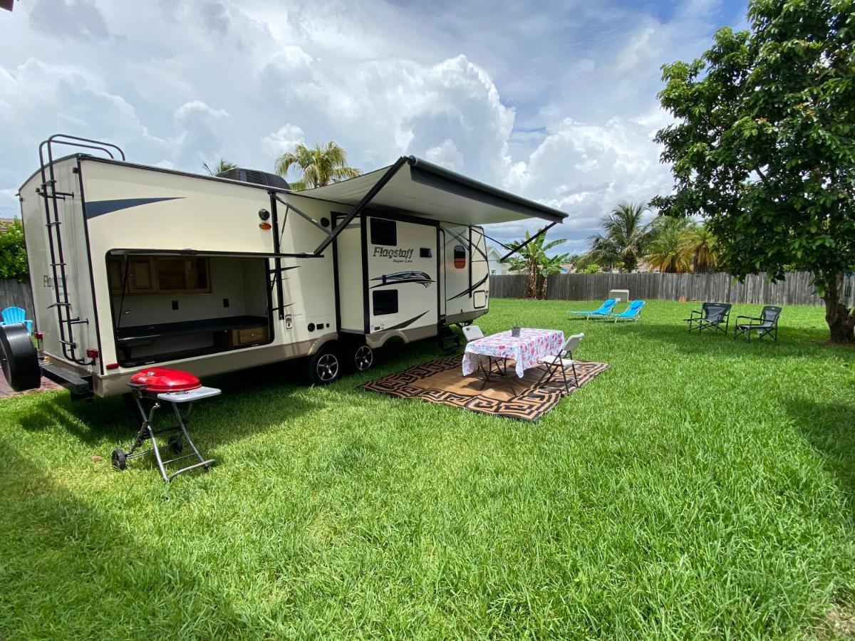 Cozy Camper - Free Parking Campsite *